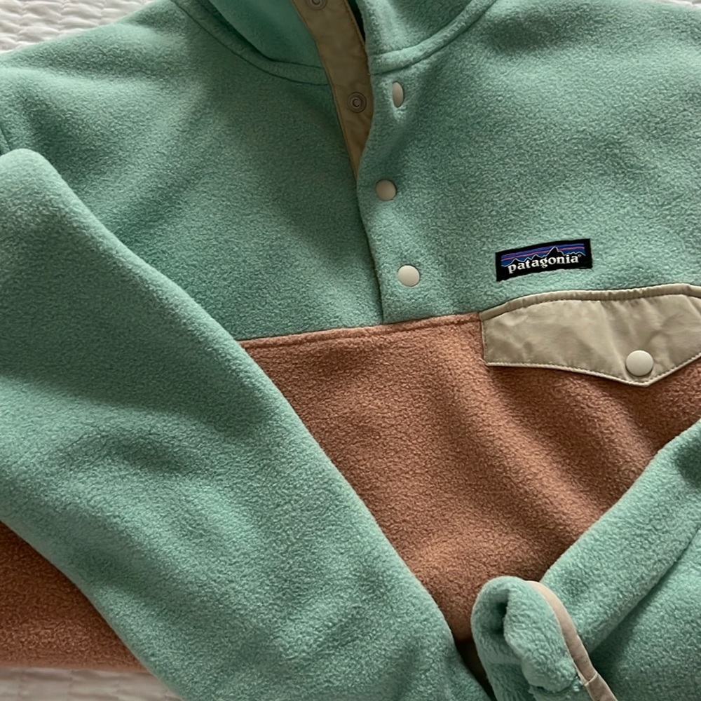 Patagonia sweatshirt! Used once, didn’t fit (too big)
